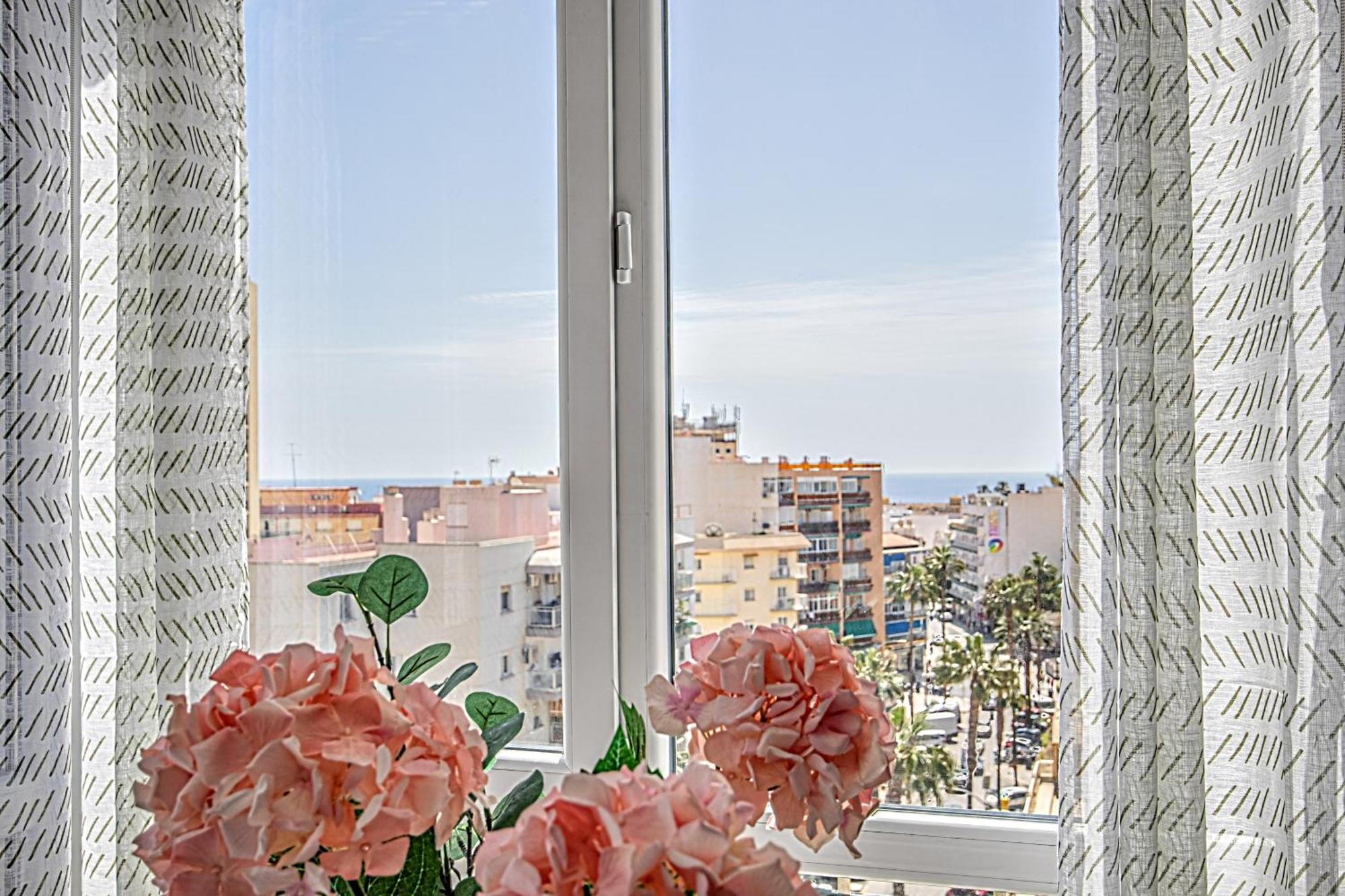 Elegant Studio With Pool And Seaview Torremolinos Eksteriør billede